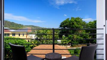 Deluxe One Bedroom | Balcony