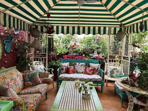 Superior Room | Garden view - On The House - Bed and Breakfast (New Delhi)