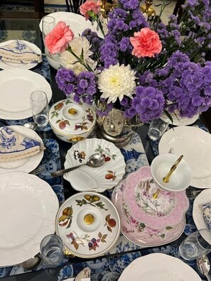 Dining room - On The House - Bed and Breakfast (New Delhi)