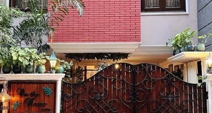 On The House - Bed and Breakfast