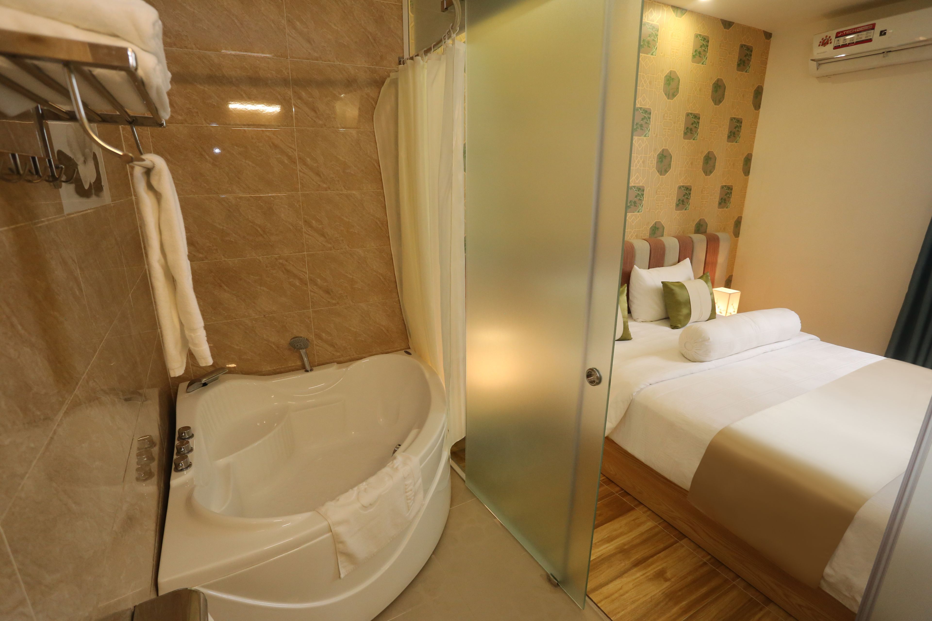 Minibar, in-room safe, desk, free WiFi