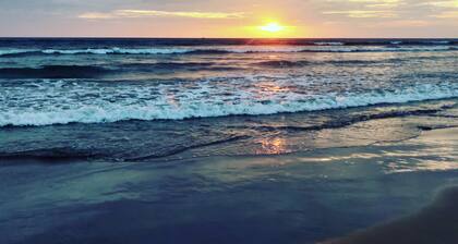 Morjim Sunset Hotel - 300 Meter to Morjim Beach with Pool & Kitchen Apartments