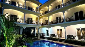 1 bedroom, memory foam beds, blackout drapes, free WiFi