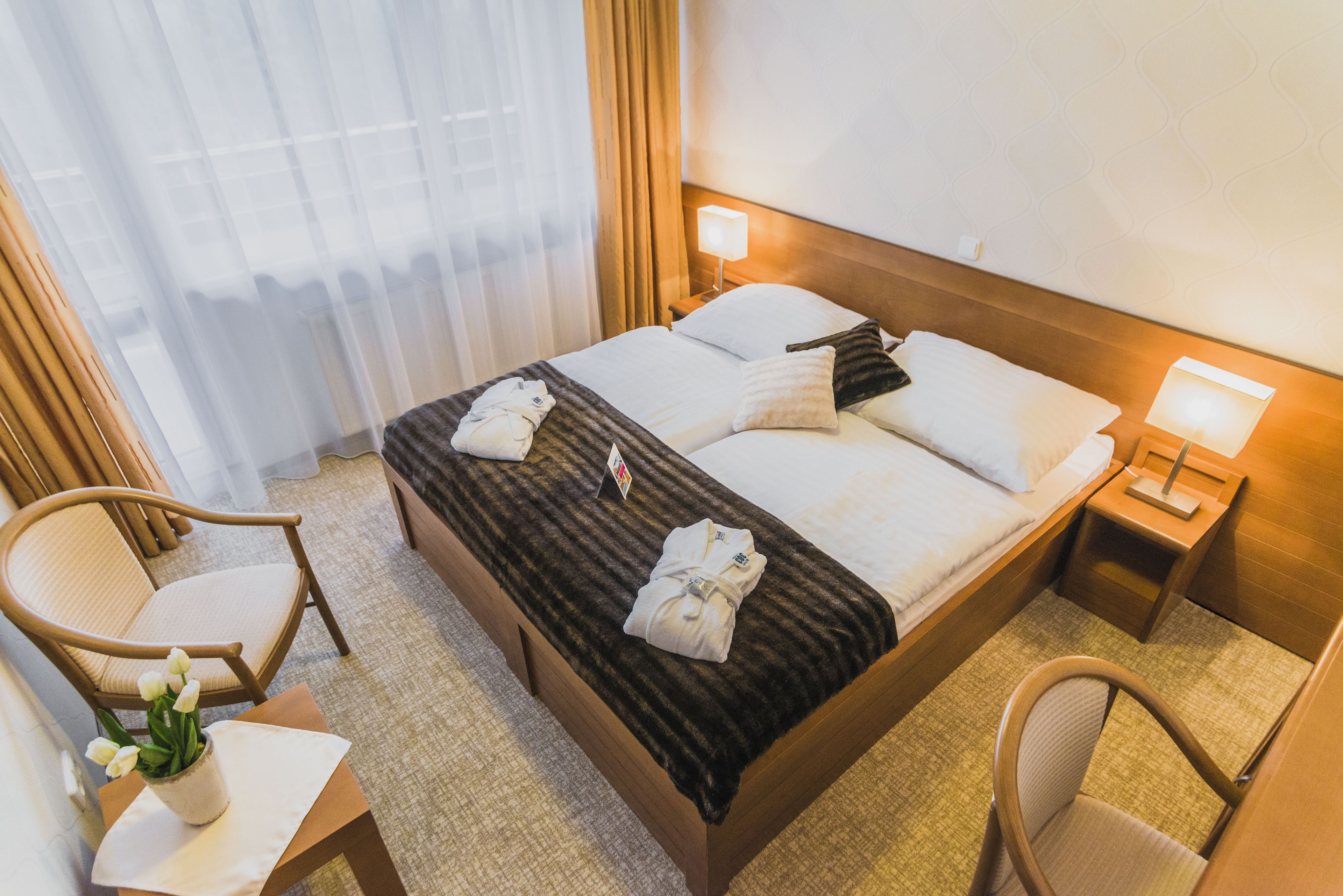 minibar, in-room safe, desk, rollaway beds