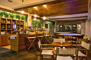 Sauna, bain à remous, hammam, soins corporels, soins d'hydrothérapie