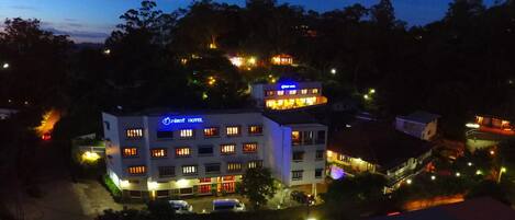 Façade de l’hébergement - soirée/nuit