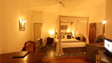 Habitación Deluxe con 1 cama matrimonial o 2 individuales | Ropa de cama de alta calidad, minibar, cunas y wifi gratis