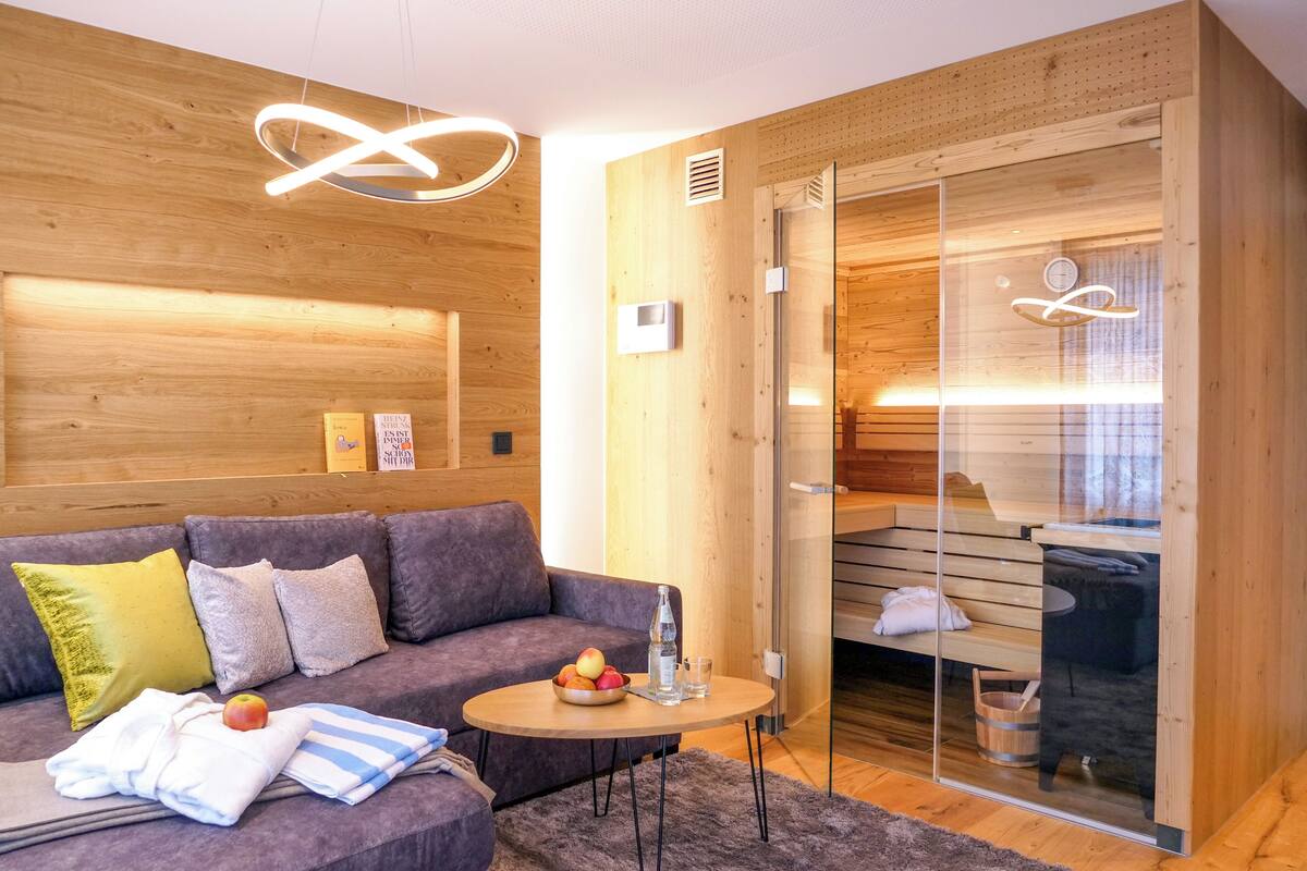 Luxury Suite | Premium bedding, in-room safe, individually decorated