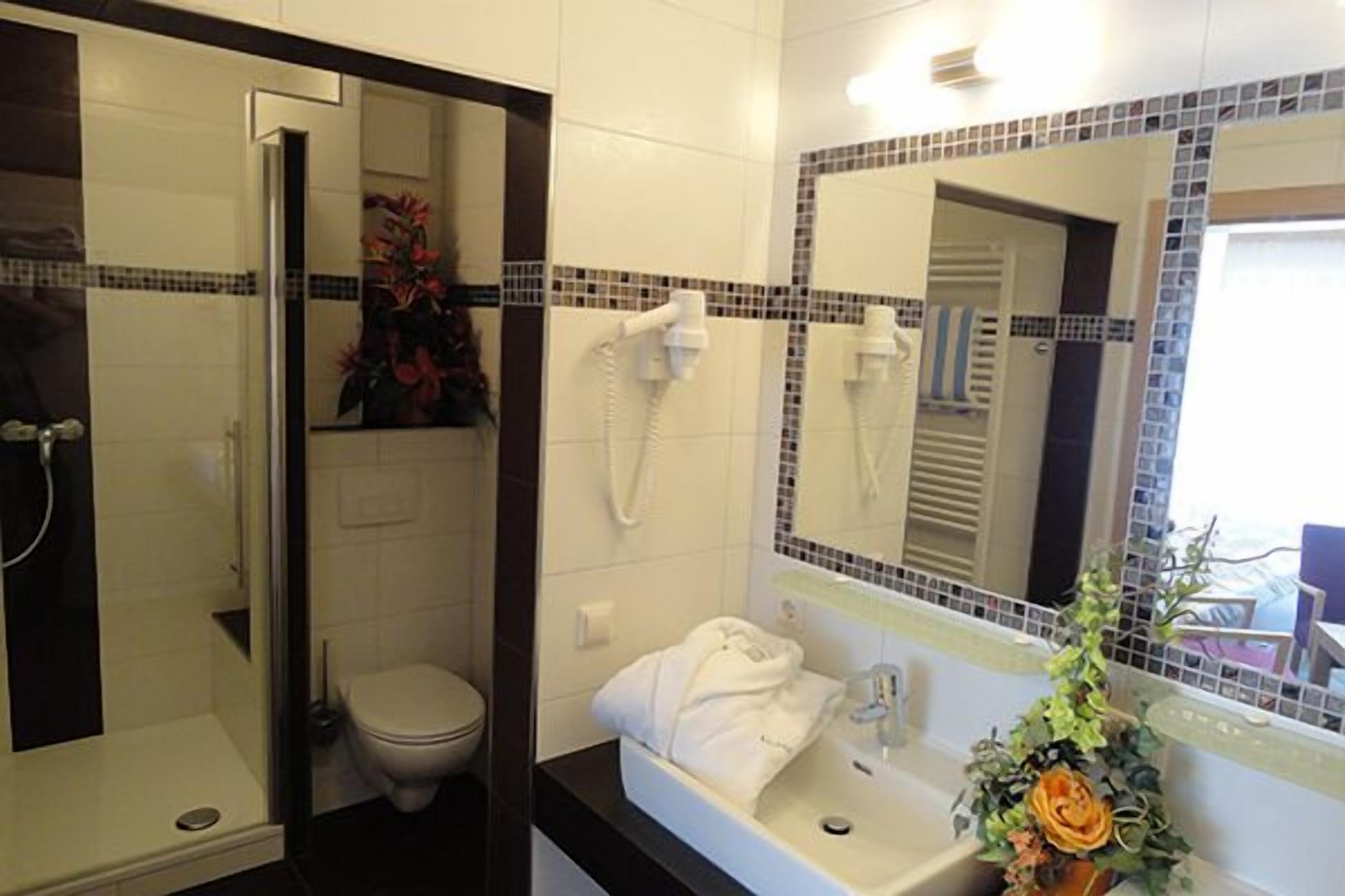 Suite, 1 Schlafzimmer, Nichtraucher | Badezimmer | Dusche, Haartrockner