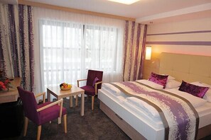 Superior Double Room, 1 Bedroom, Non Smoking | Premium bedding, in-room safe, individually decorated - Hotel Lenauhof (Bad Birnbach)
