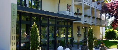 EntrĂ©e de lâhĂ©bergement