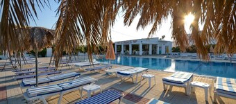 Nikos 2 Studios & Apartments