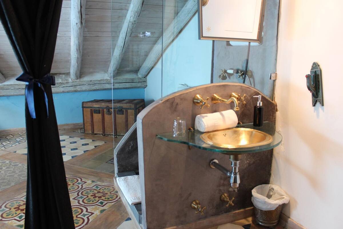 free toiletries, hair dryer, towels