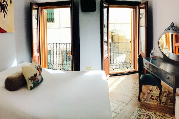 Camera doppia | Biancheria da letto di alta qualità, minibar, una cassaforte in camera