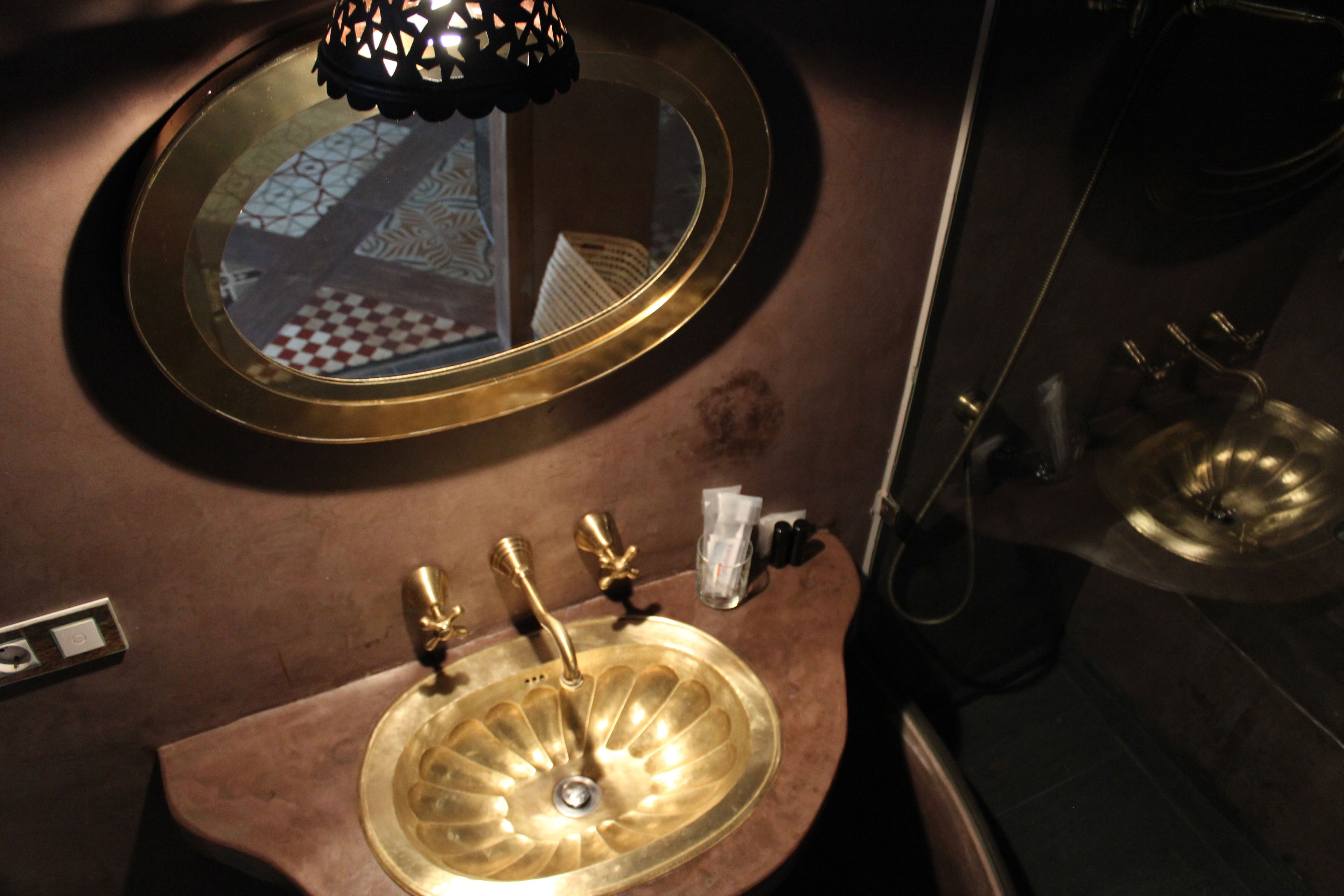 double room | bathroom | free toiletries, hair dryer, towels