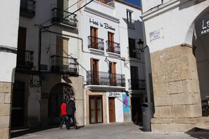Front of property - Hotel la Boheme (Cáceres)