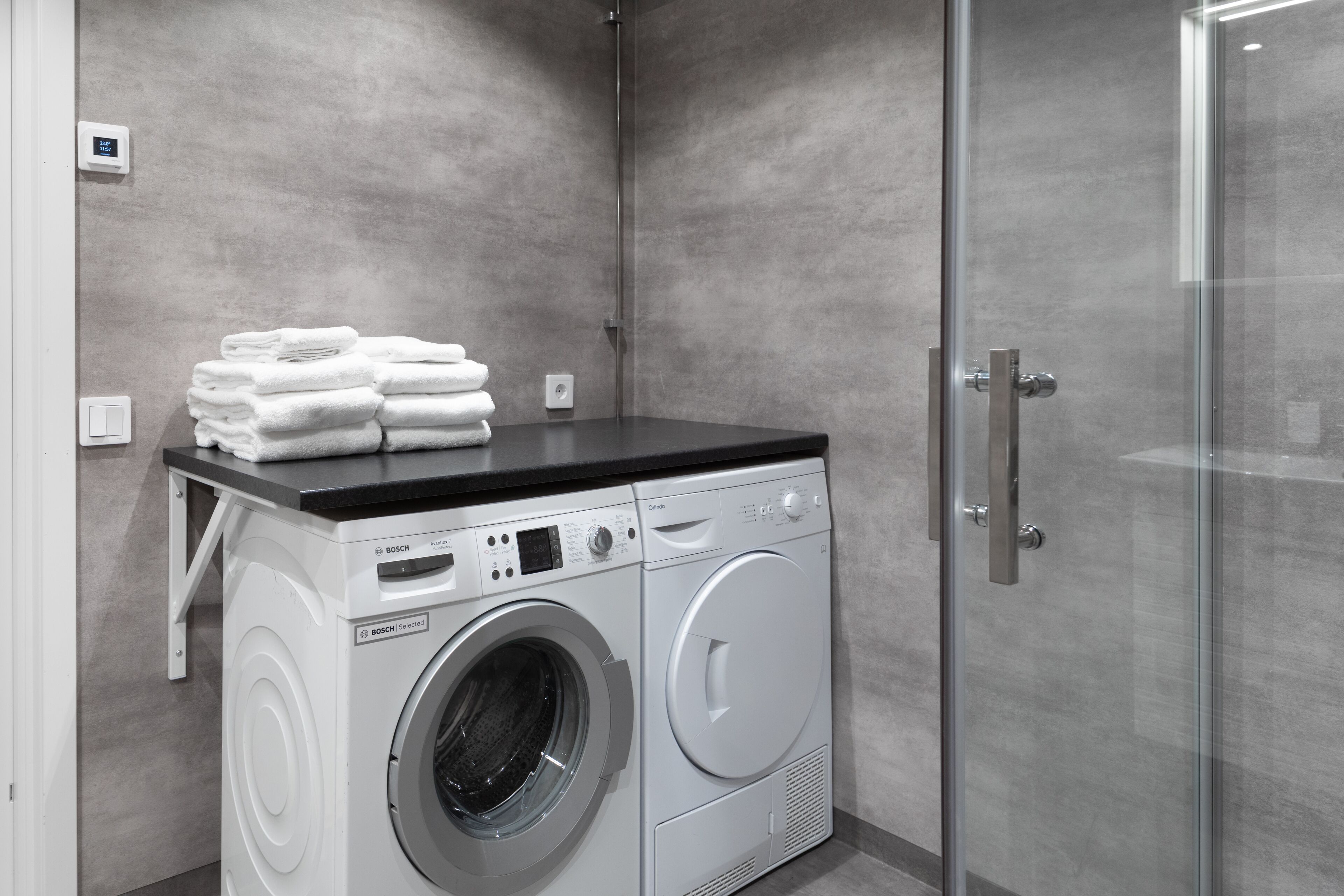 コンフォート アパートメント 3 ベッドルーム | 高級寝具、ア イロン / アイロン台、WiFi (無料)、ベッドシーツ