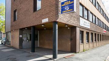 Entrada al alojamiento