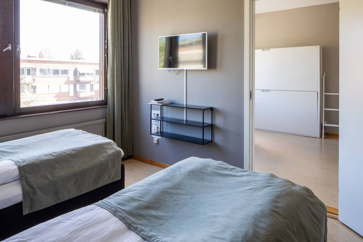 Comfort Apartment, 2 Bedrooms, Private Bathroom, City View | Premium bedding, iron/ironing board (on request), WiFi (free)