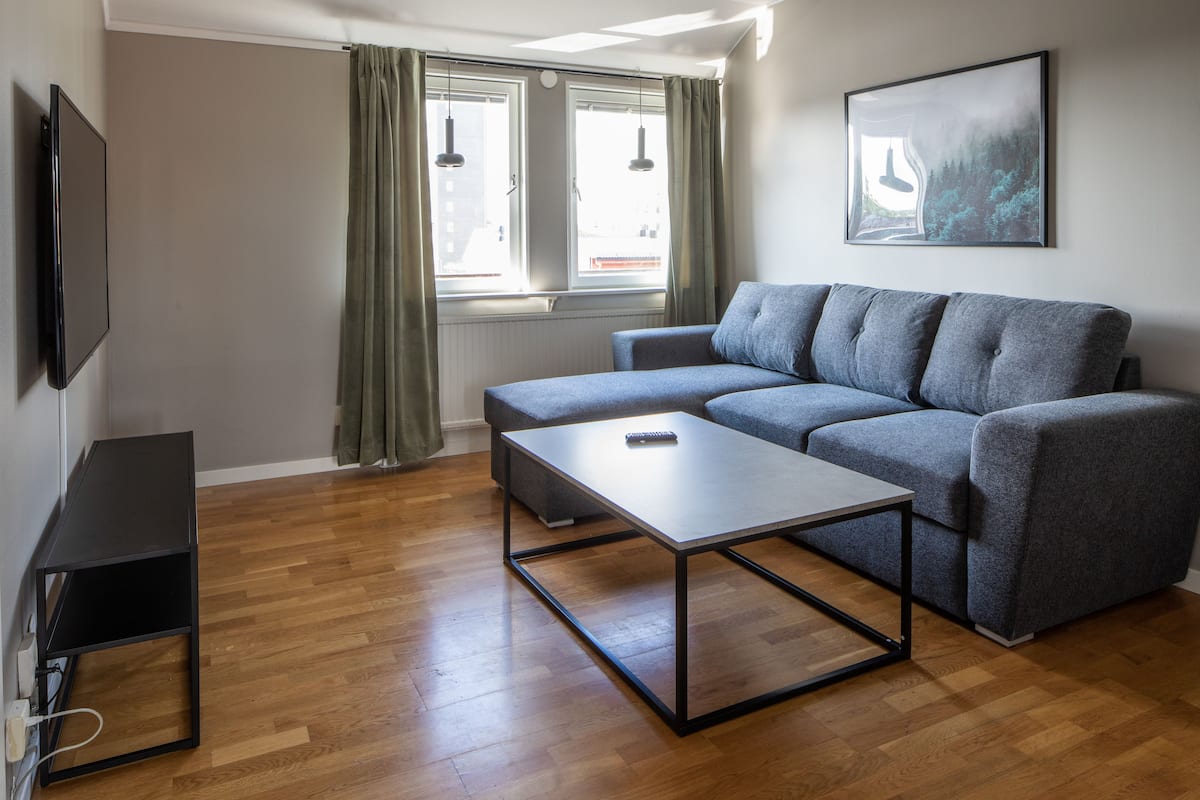 Apartment - 4 rooms | Living room | Table tennis, books
