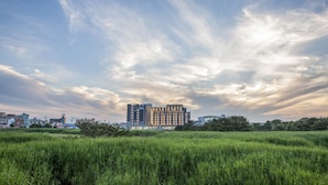 Exterior - Brown Suites Jeju Hotel Resort (Seogwipo)