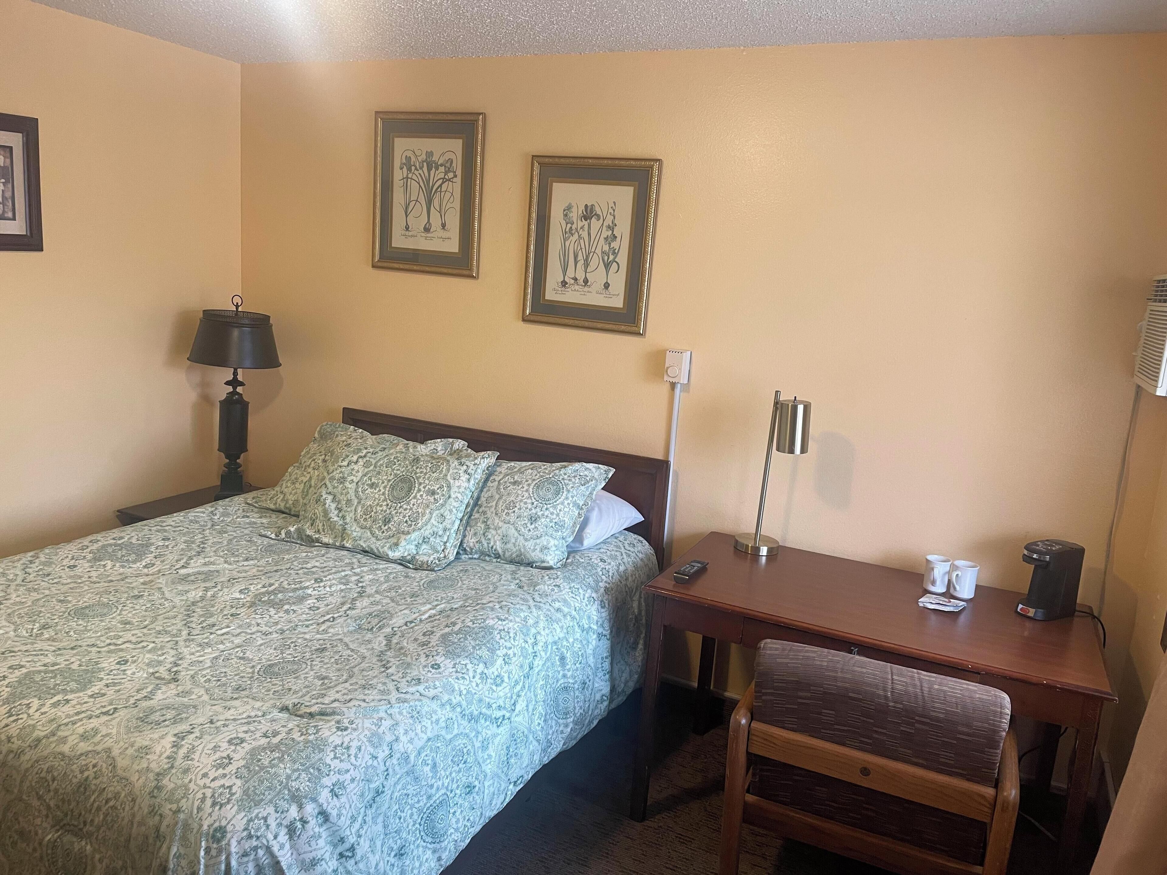 Golden Door Motel — photo 8