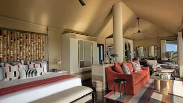 Superior Room, 1 King Bed, Terrace | 1 bedroom, premium bedding, free minibar, in-room safe