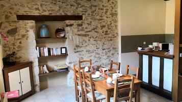 Triplex | Living area | Flat-screen TV