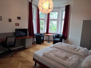 Classic Double Room, 1 Queen Bed | Desk, free WiFi, bed sheets - Hostel Goslar (Goslar)
