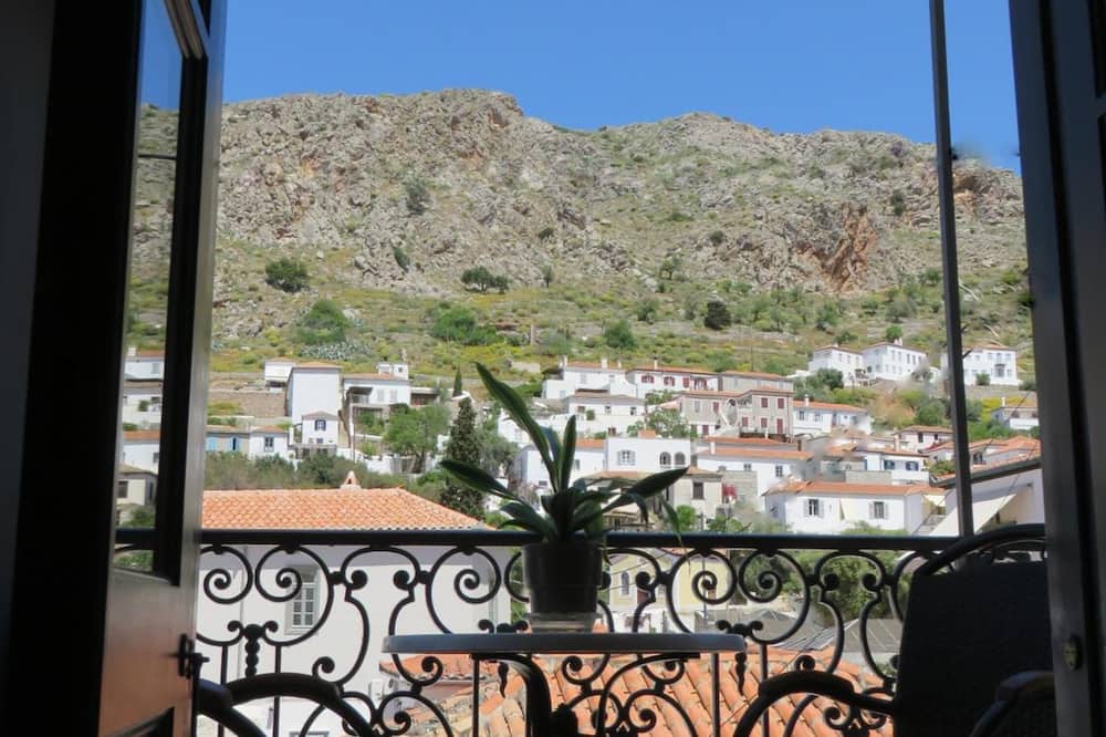 Phaedra Hotel