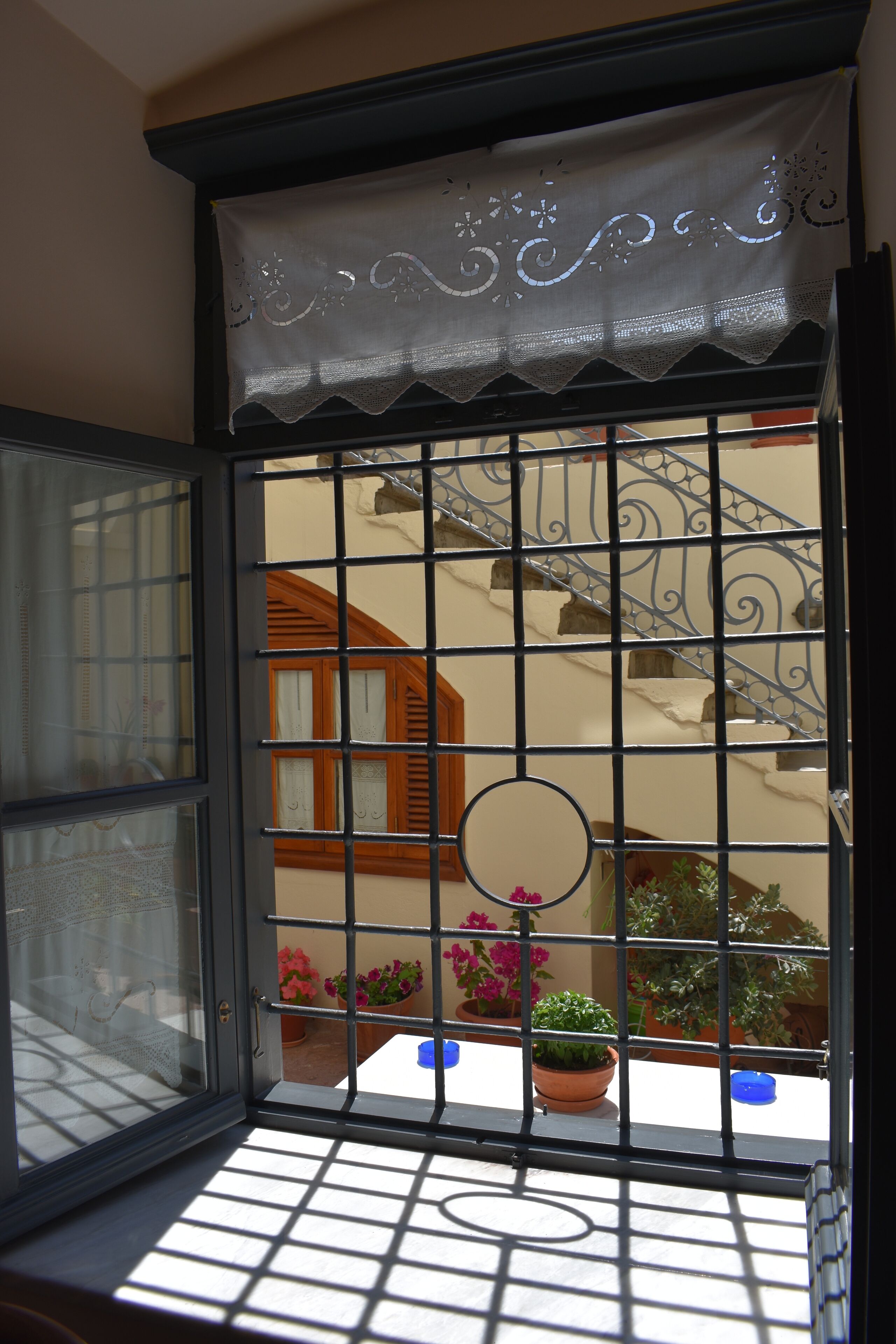 junior suite (antigoni) | courtyard view