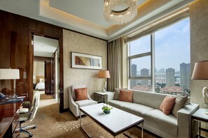 Minibar, in-room safe, desk, laptop workspace - JW Marriott Hotel Harbin River North (Harbin)