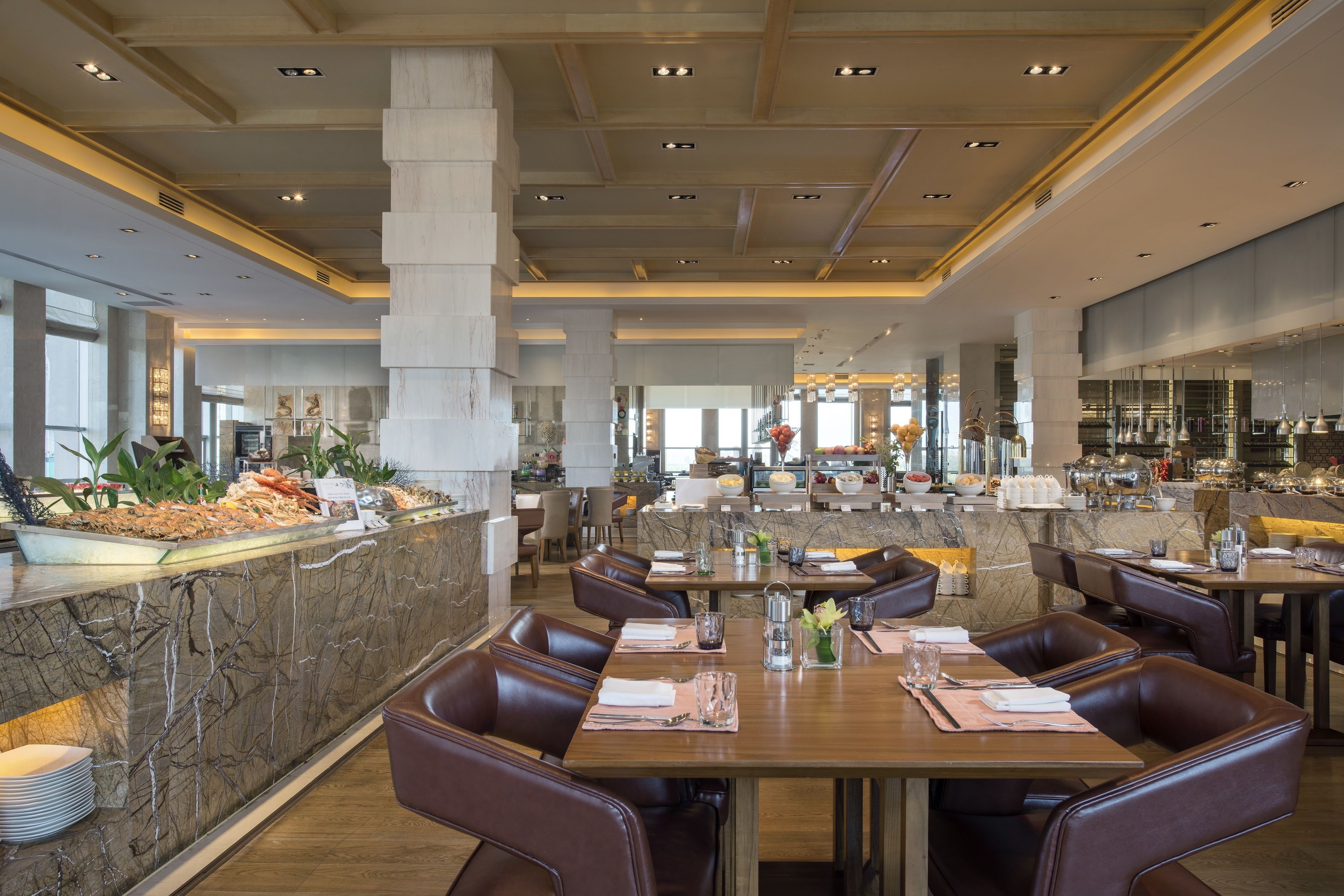 3 restaurants, breakfast, lunch, dinner served; international cuisine