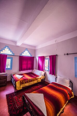 Twin Room | Free WiFi, bed sheets