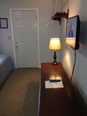 Habitación, 2 camas matrimoniales | Wifi gratis y ropa de cama