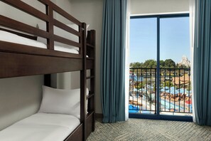 Room, 2 Queen Beds, Park View | Premium bedding, in-room safe, desk, iron/ironing board - Courtyard by Marriott Anaheim Theme Park Entrance (Anaheim)