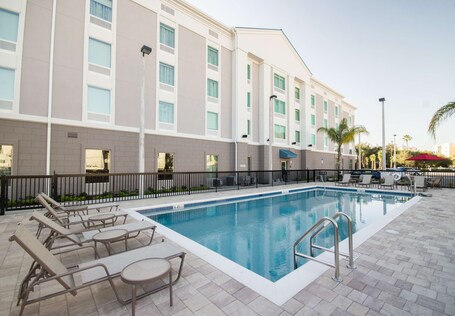 Hampton Inn Suites Orlando At SeaWorld - Image 6