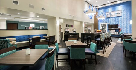Hampton Inn Suites Orlando At SeaWorld - Image 16