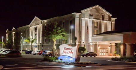 Hampton Inn Suites Orlando At SeaWorld - Image 1