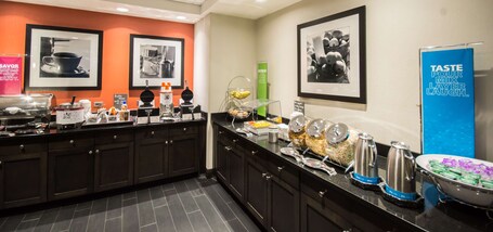 Hampton Inn Suites Orlando At SeaWorld - Image 28