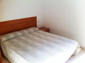 Economy Apartment | 1 bedroom, cribs/infant beds, free WiFi, bed sheets