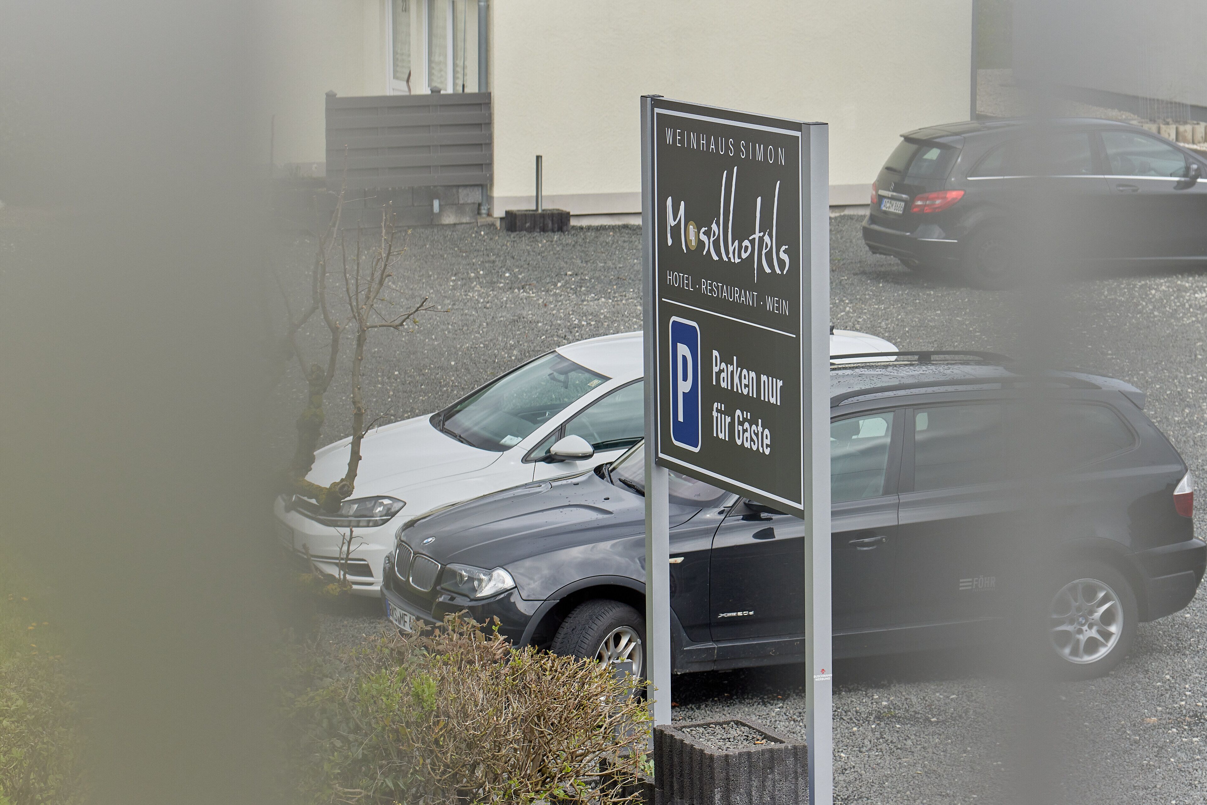 self-parking (surcharge) 2 per day