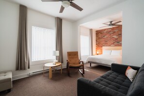 Suite, Private Bathroom | Soundproofing, iron/ironing board, free WiFi, bed sheets - B&B du Village - BBV (Montreal)