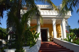 Entrada de la propiedad