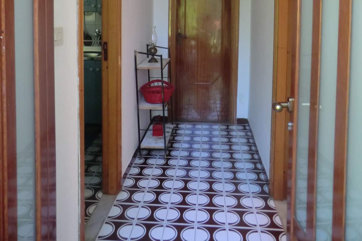 Apartment, 1 Bedroom (5 Adults) | Hallway