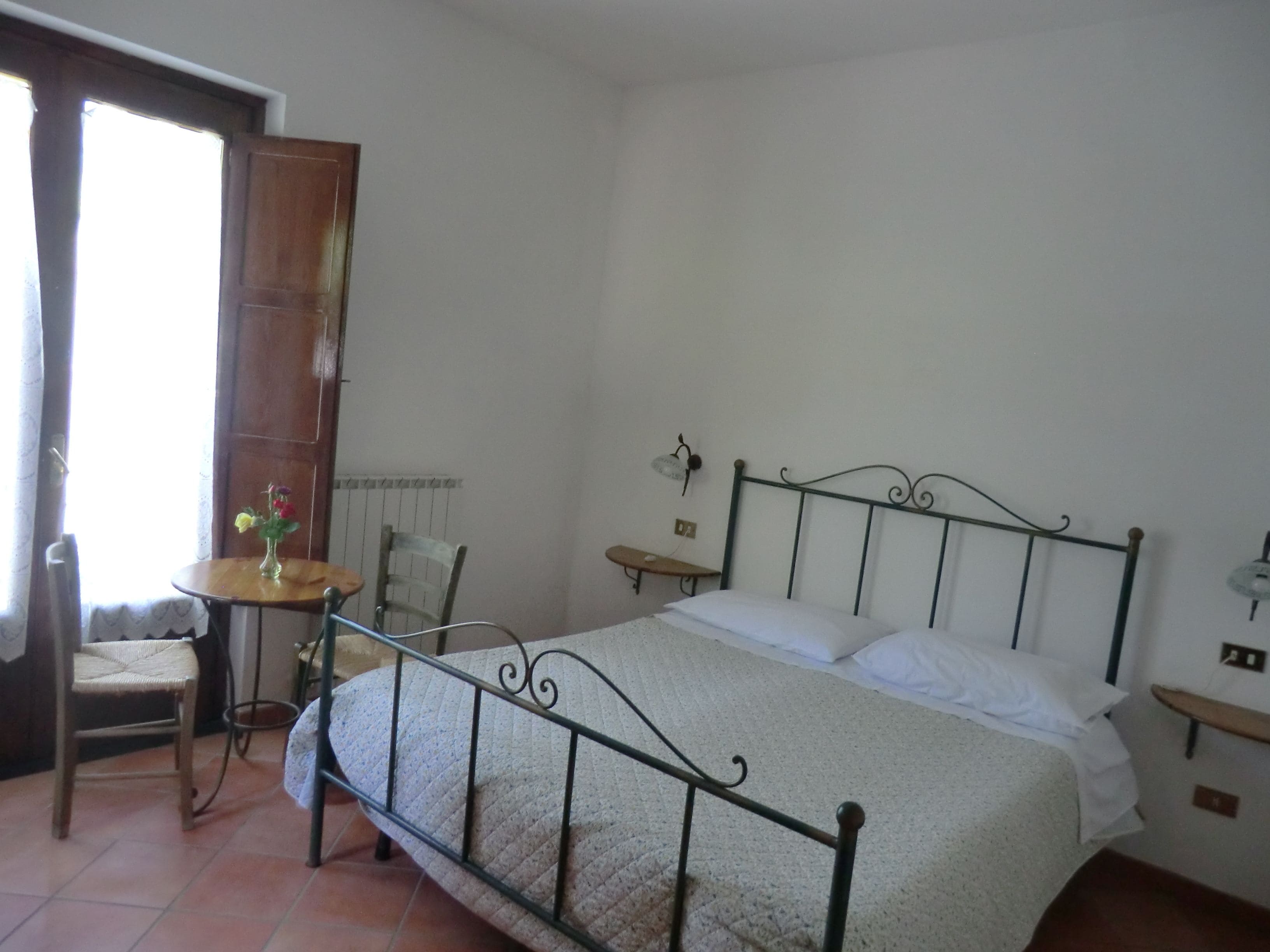 Camera doppia, balcone | 1 camera, biancheria da letto di alta qualità, una scrivania