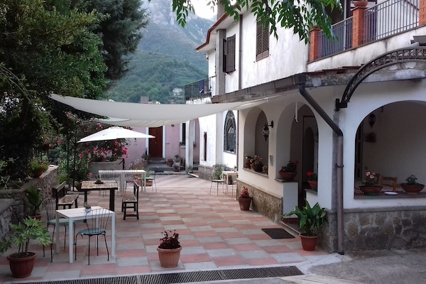 Fachada da propriedade