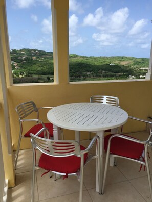 Luxury Apartment, 2 Bedrooms, Ocean View | In-room safe, individually decorated, individually furnished, desk - South Sea House (Gros Islet)