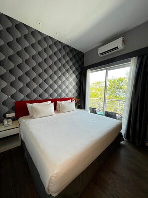 Minibar, in-room safe, individually furnished, desk