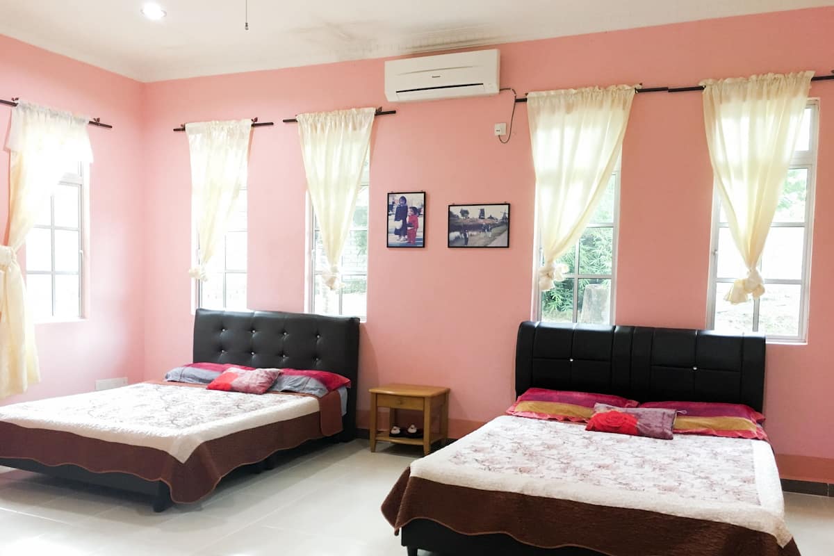 Villa, 3 Bedrooms | 1 bedroom, desk, iron/ironing board, free WiFi